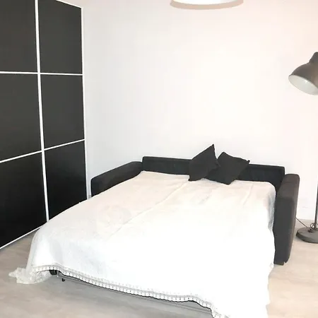 Studio In Lido Di Ostia, With Wonderful City View, Furnished Terrace And Wifi - 1 Km From The Beach *