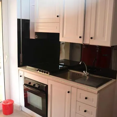 Apartamento Studio In Lido Di Ostia, With Wonderful City View, Furnished Terrace And Wifi - 1 Km From The Beach Roma